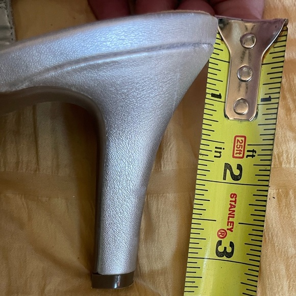 Marbella Silver Shimmer Heels shoes! Like new! Size 11 W!Prom Homecoming Pageant - Picture 7 of 7